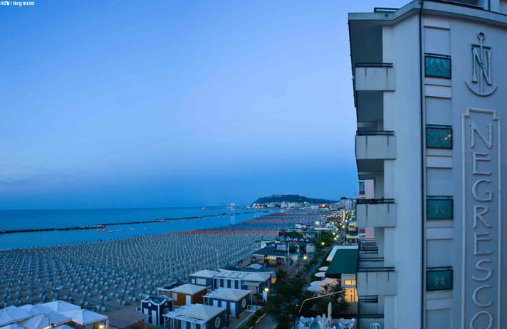 CATTOLICA - Hôtel Negresco***+