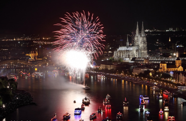 LE RHIN EN FLAMMES